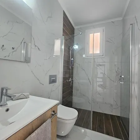Edelweiss Two-bedroom Pool View Retreat Appartement
