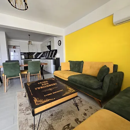 Apartman Edelweiss Two-bedroom Pool View Retreat