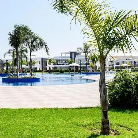 Edelweiss Two-bedroom Pool View Retreat Apartman